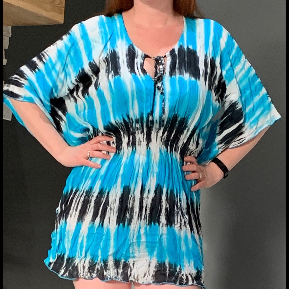 2/$50❤️ New Blue + White Tie Dye Beach Coverup Top